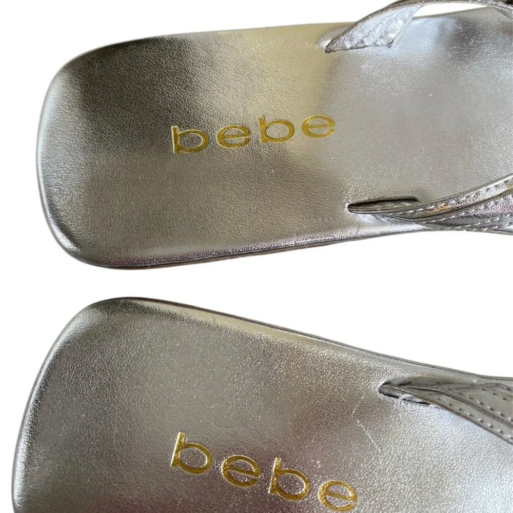 Bebe Y2K Vintage Heiress Silver Metallic Rhinestone Thong Sandals Women’s Size 9